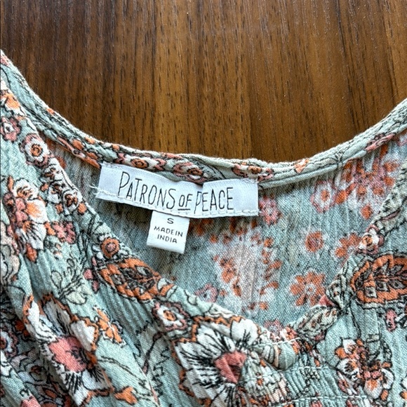 Floral Ruffle Top - Picture 2 of 3